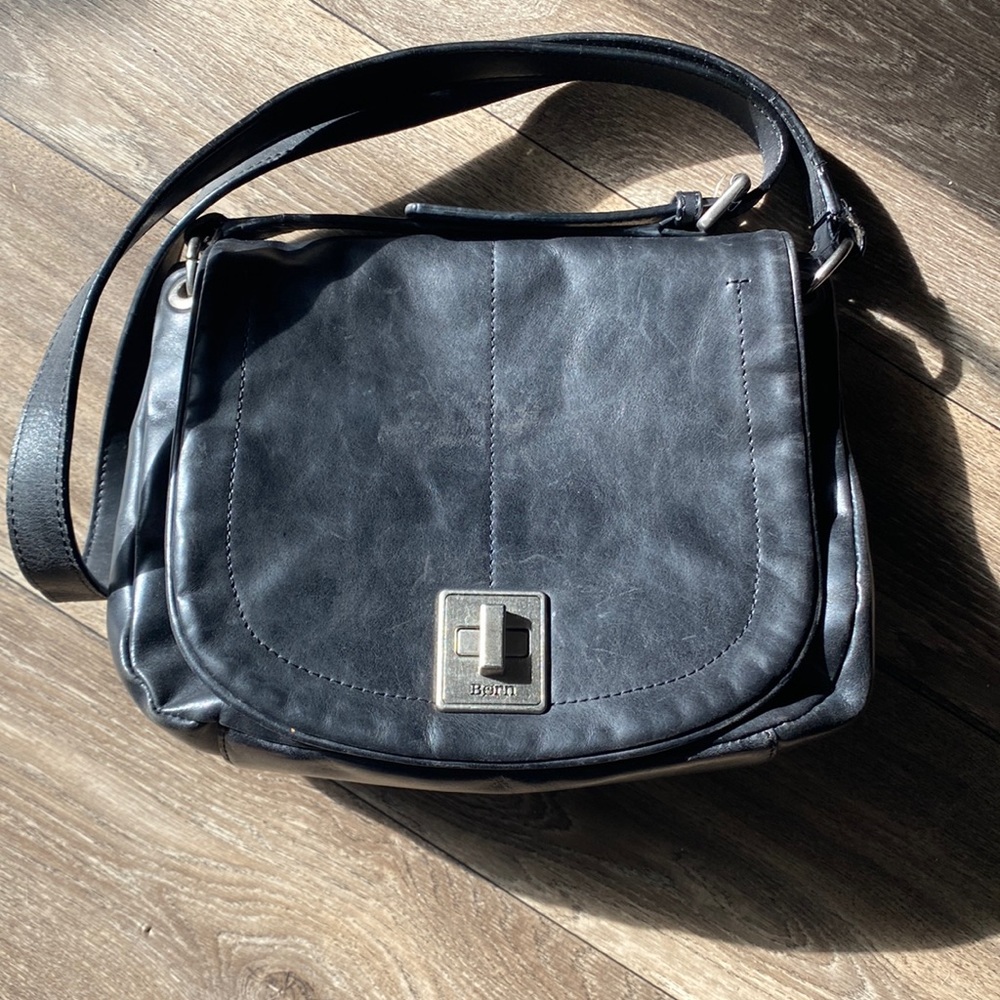 Born shoulder bag